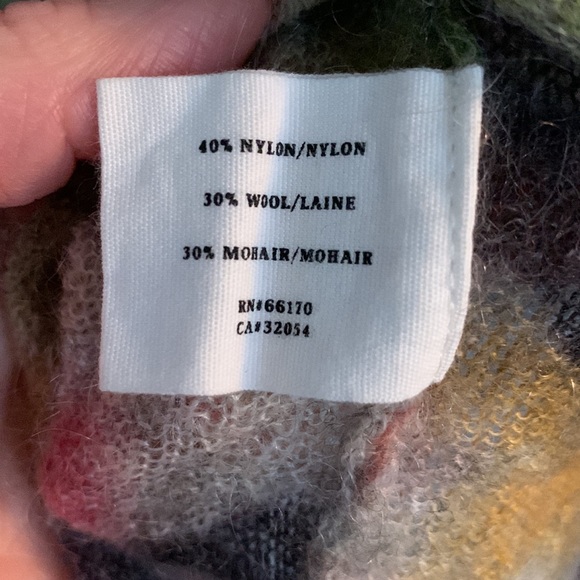 Women’s light sweater. Size small - Picture 7 of 7